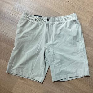 Under Armour size 36 Golf Shorts